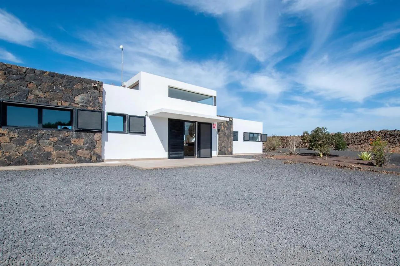 North Shore Villas, Villa Makai, Heated & Shared Pool Lajares