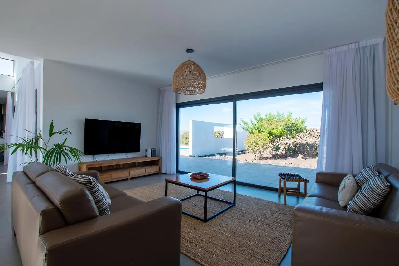 Сasa de vacaciones North Shore Villas, Villa Makai, Heated & Shared Pool Lajares